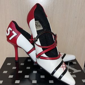 Sports heels
